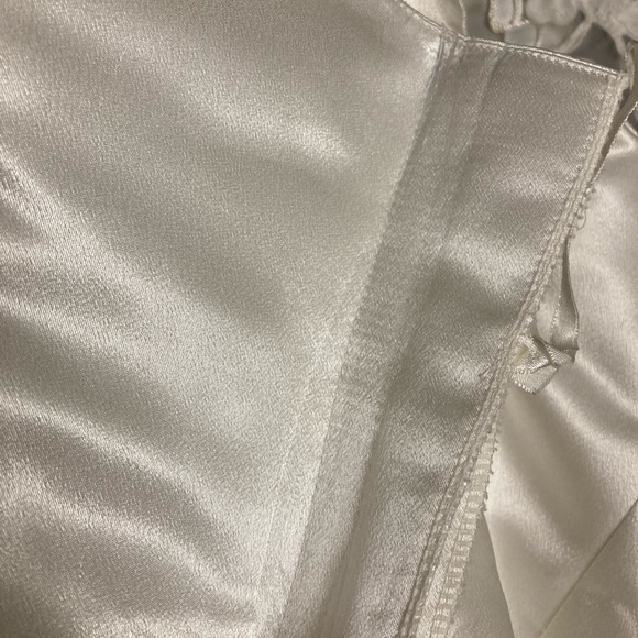 🤍 SATIN AND EMBROIDERED LACE WHITE IVORY DRESS 🤍# 003 - Picture 7 of 16